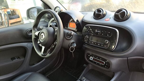 Smart ForTwo coupe EQ 60 kW image number 15