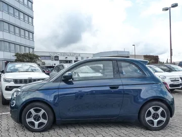 Car image 15