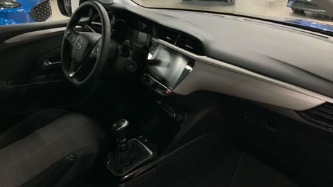 Car image 11