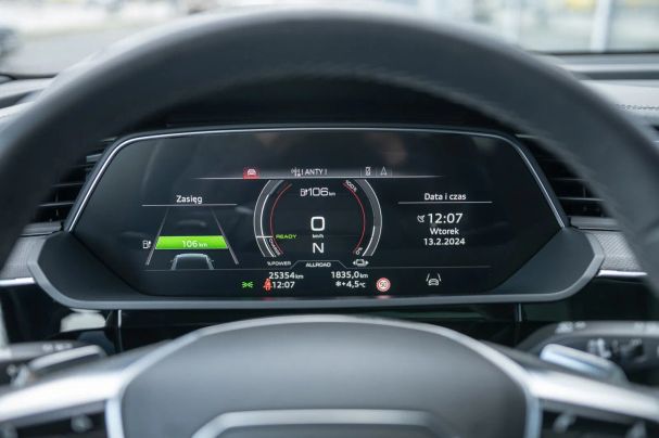 Audi e-tron 370 kW image number 24