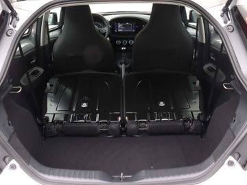 Car image 37