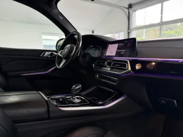 Car image 34