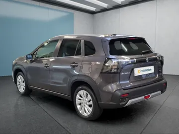 Car image 4