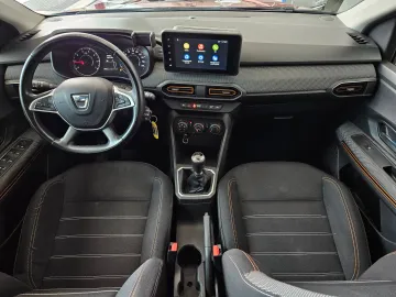 Car image 15