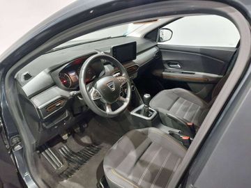 Car image 15