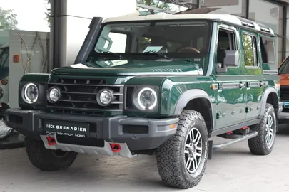 Car image 3