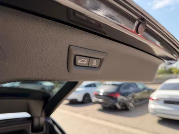 Car image 38