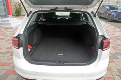 Car image 40