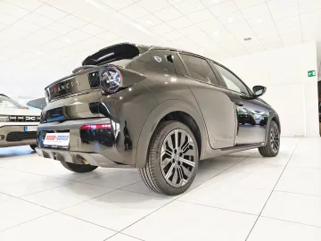 Car image 27