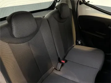 Car image 31