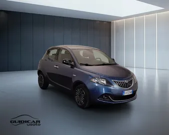 Car image 2