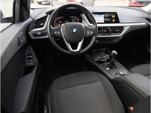 BMW 118i 100 kW image number 19