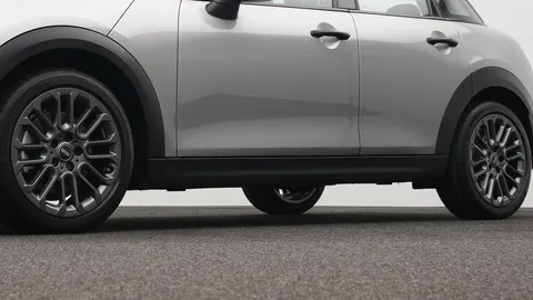 Car image 22