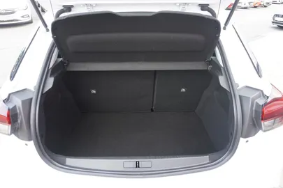 Car image 33
