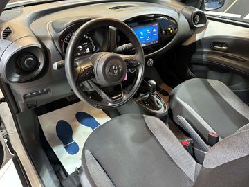 Car image 10