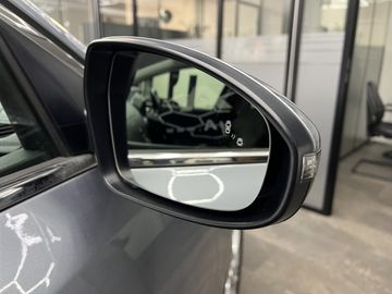 Car image 40