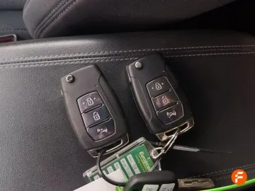 Car image 26