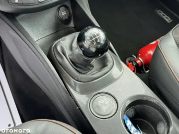 Car image 35