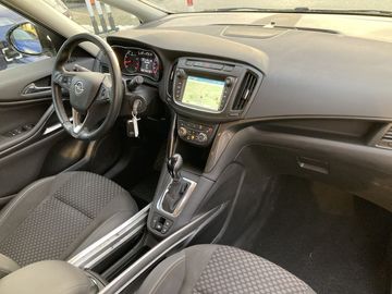 Car image 14