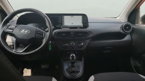 Car image 10