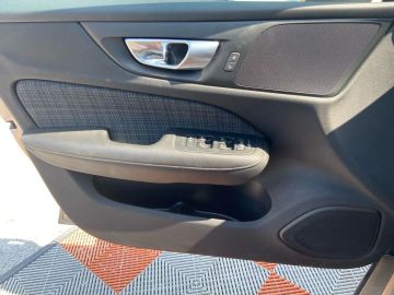 Car image 32