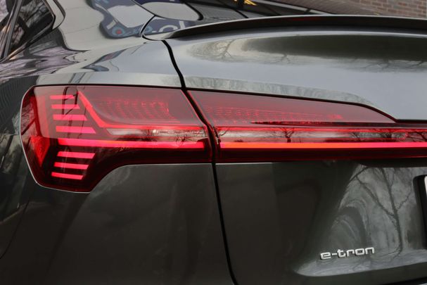 Audi e-tron 55 quattro S-line Sportback 300 kW image number 38