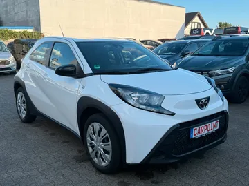 Car image 2