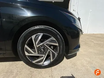 Car image 21