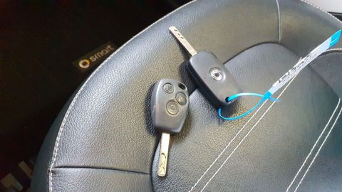 Car image 16