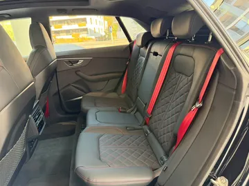 Car image 34
