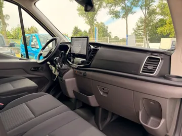 Car image 31