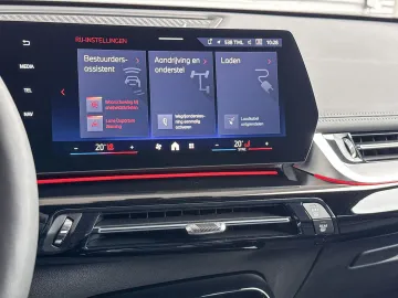Car image 29