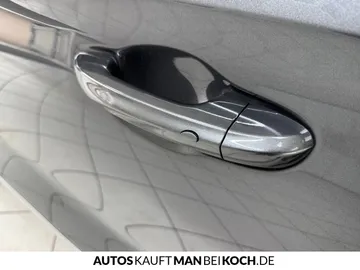 Car image 32