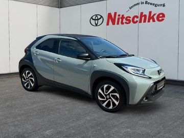 Car image 2