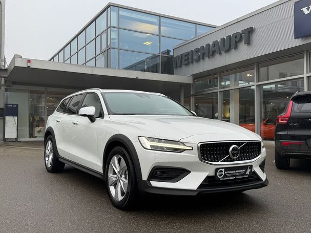 Volvo V60 Cross Country AWD Ultimate 184 kW image number 2