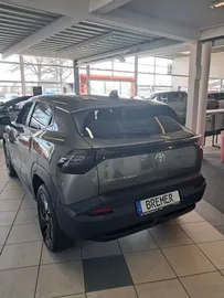Car image 4