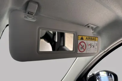 Car image 27
