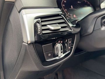 Car image 37