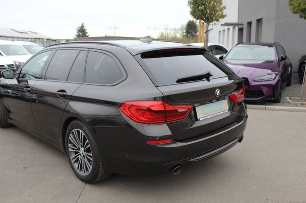 BMW 520d Touring xDrive Sport Line 140 kW image number 2