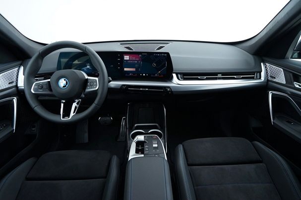 BMW iX1 eDrive20 150 kW image number 8