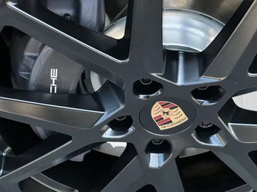 Car image 27