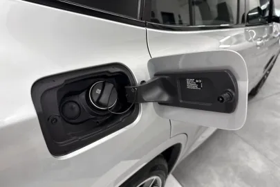 Car image 30
