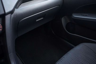 Car image 29