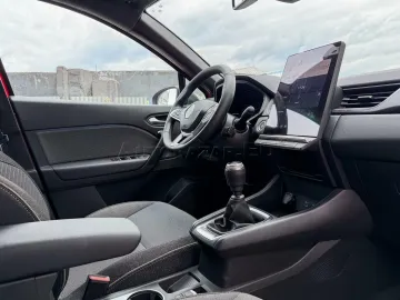 Car image 24