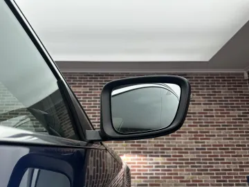 Car image 42