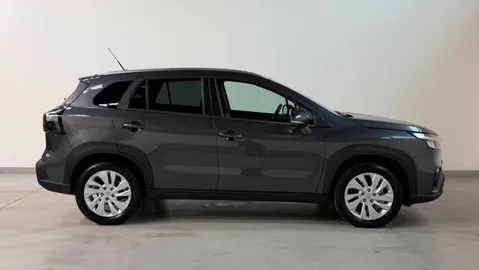 Car image 4