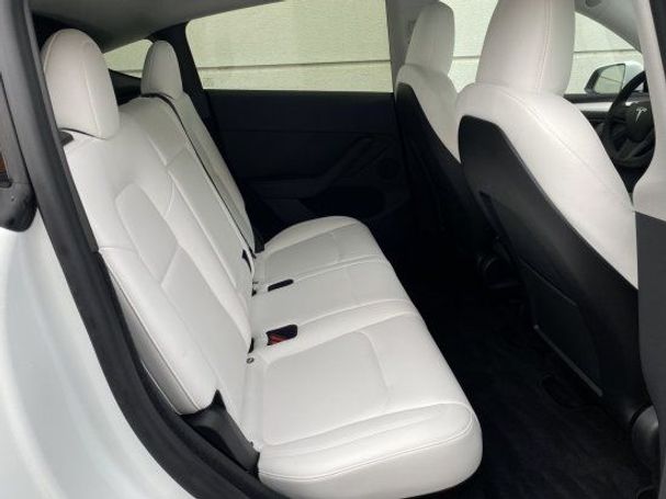 Tesla Model Y 60 Standard Range 220 kW image number 12