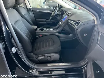 Car image 40