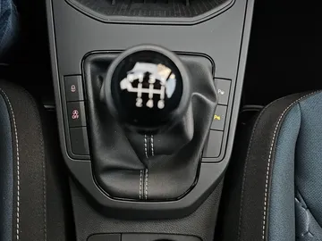 Car image 33