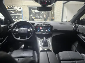Car image 30